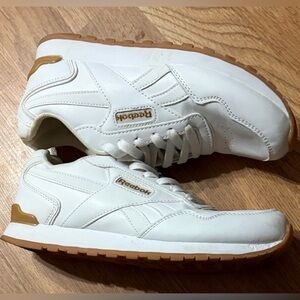 Vintage Reebok Women’s White and Gold Sneakers | Sizes 7.5